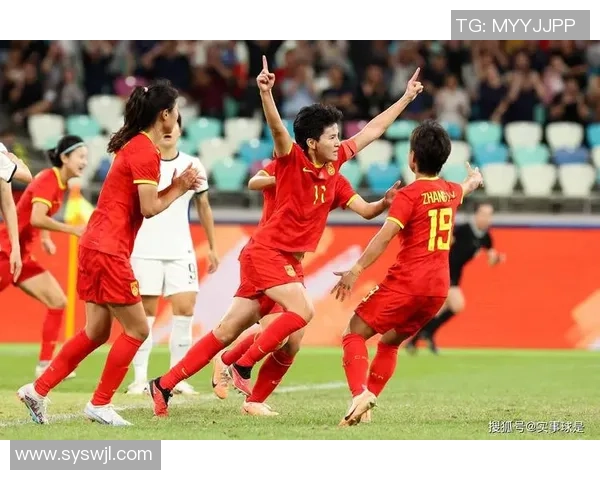 国旗下的足球巨星们展现激情与荣耀的精彩瞬间